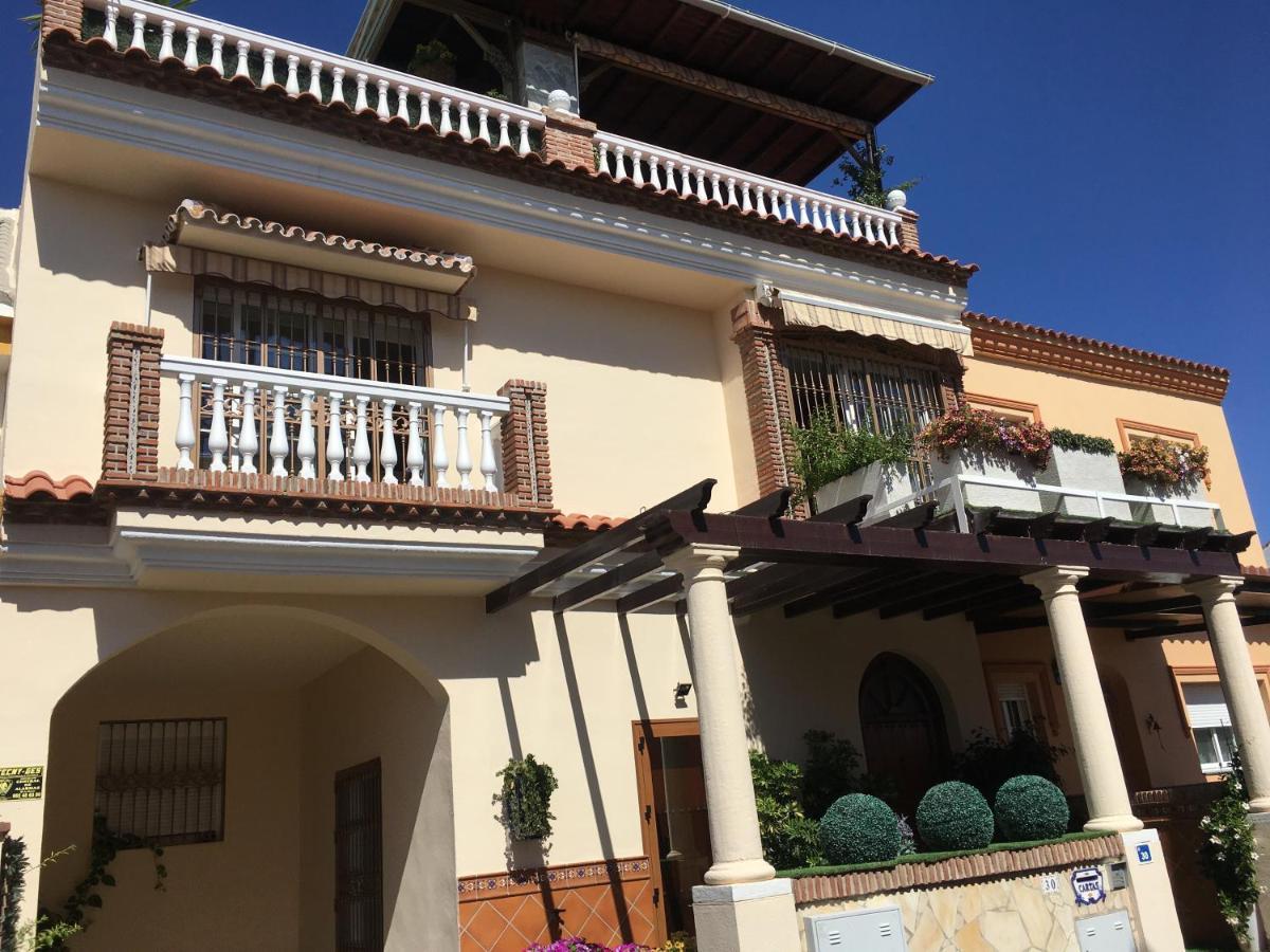 Apartment With Private Patio Fuengirola Bagian luar foto