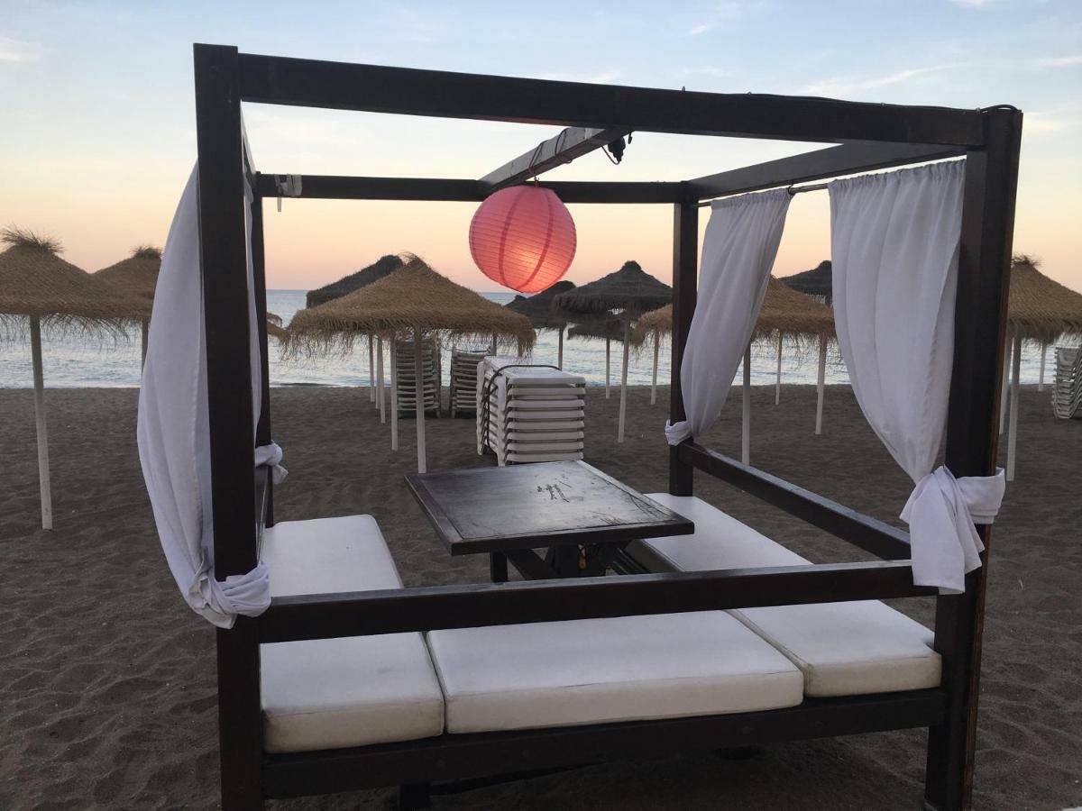 Apartment With Private Patio Fuengirola Bagian luar foto