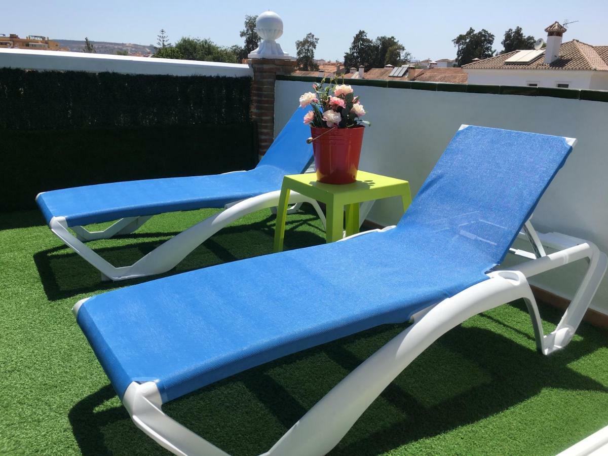 Apartment With Private Patio Fuengirola Bagian luar foto
