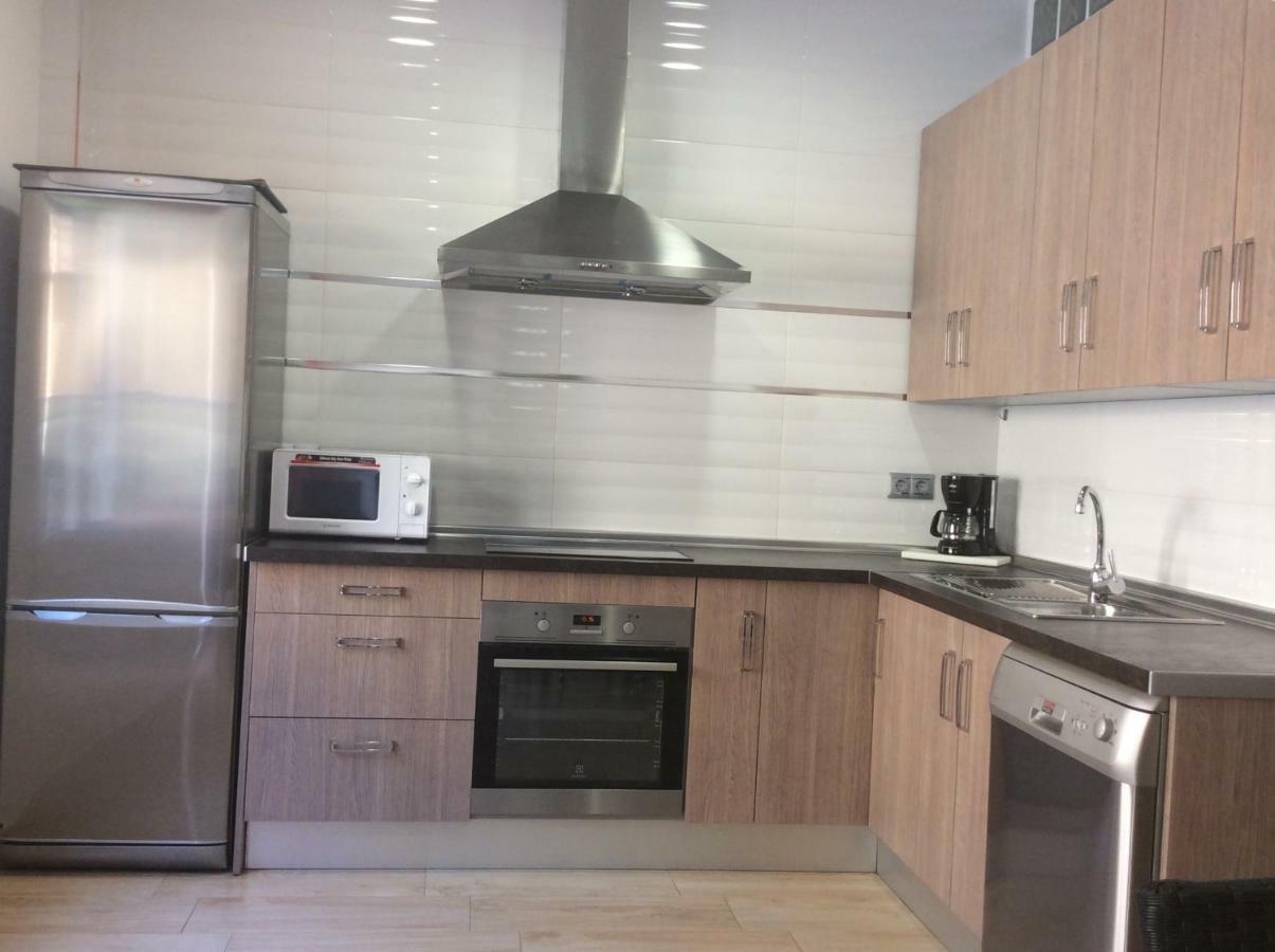 Apartment With Private Patio Fuengirola Bagian luar foto
