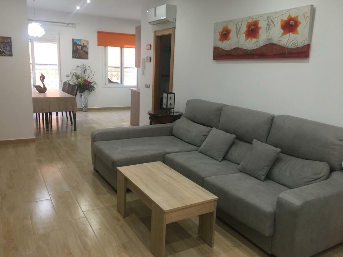 Apartment With Private Patio Fuengirola Bagian luar foto